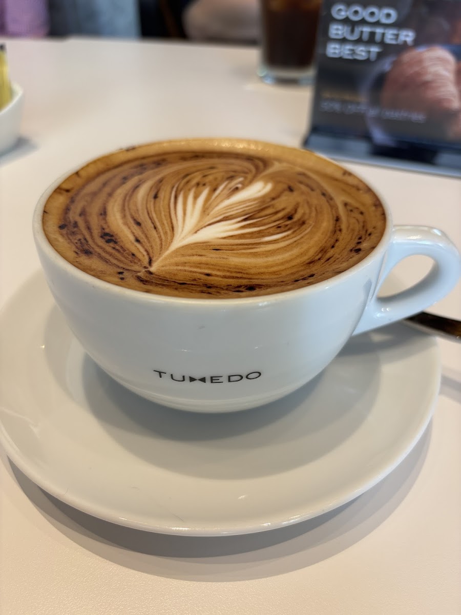 Tuxedo Café & Pâtisserie at Carlton City Hotel - 3