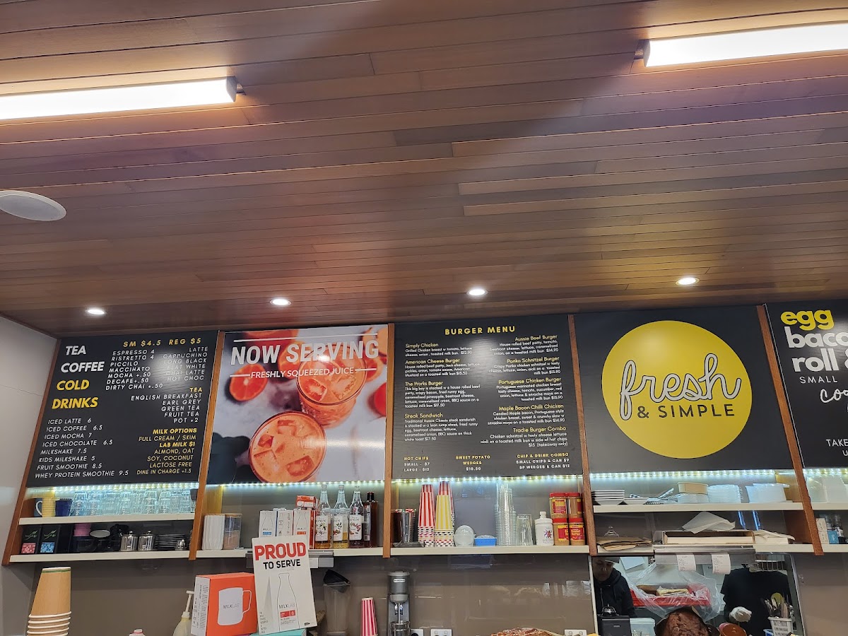 Fresh and Simple Cafe Restaurant - 6