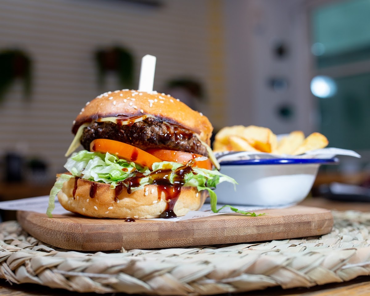 Fresh and Simple Cafe Restaurant - 3