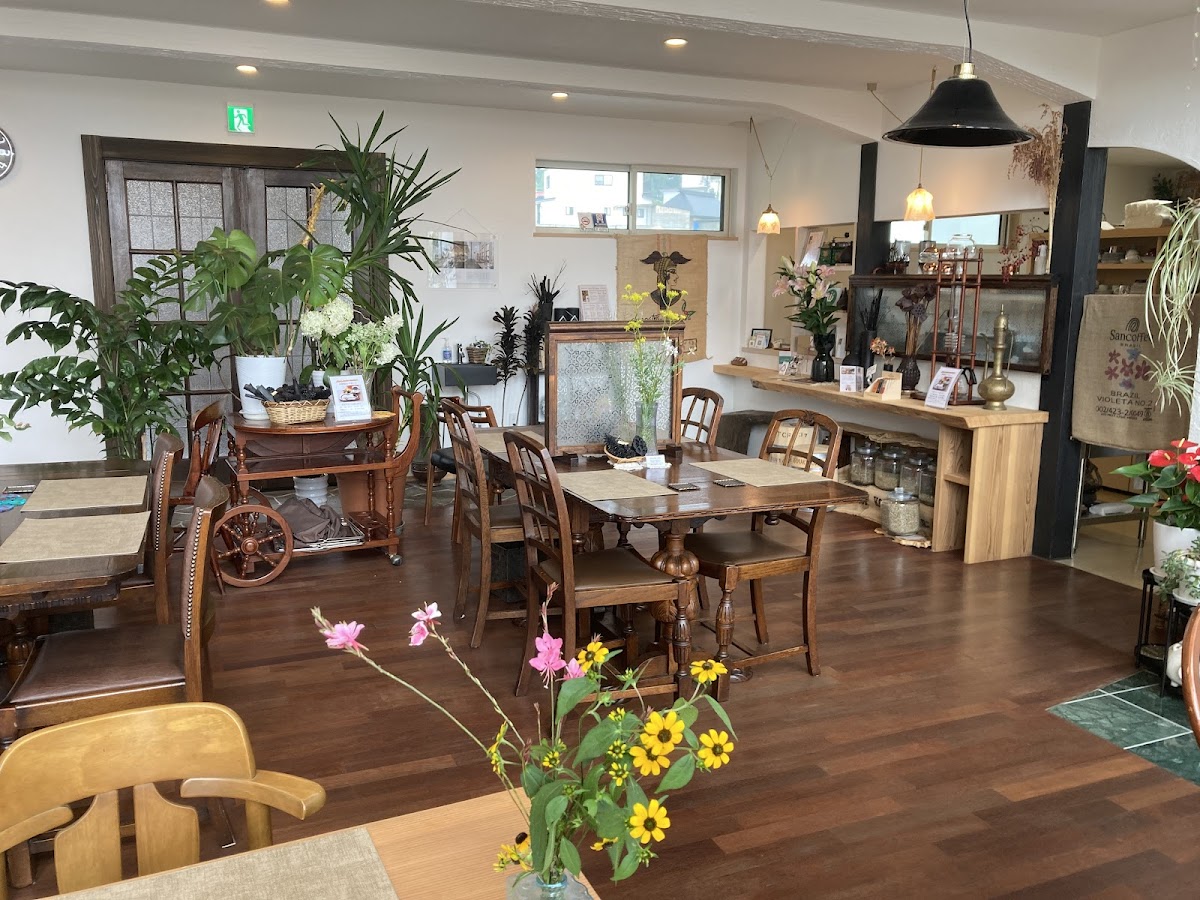 Coffee Restaurant & Boutique mari