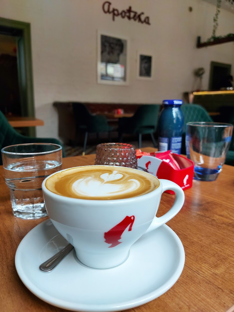 Cafe Apoteka - 5