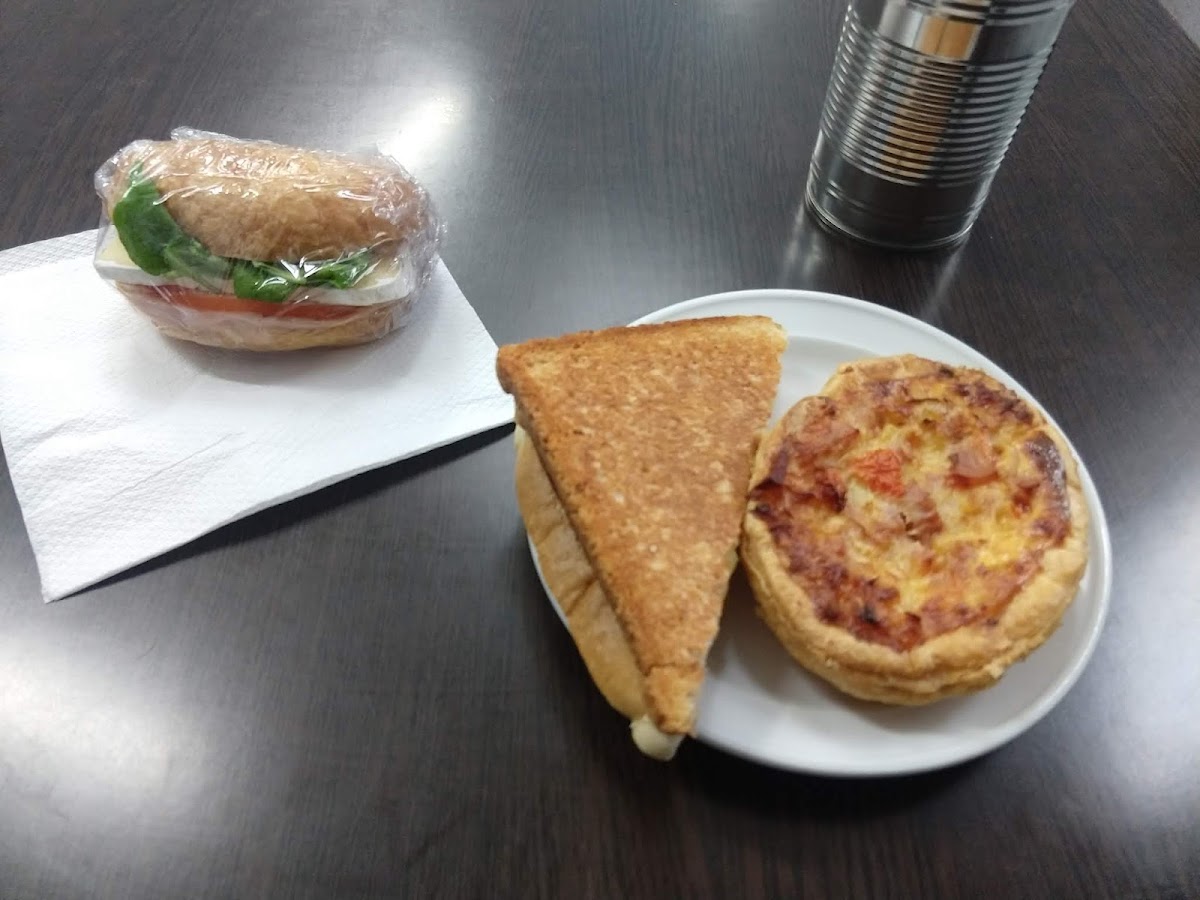 Kitchener's Cafe - 7