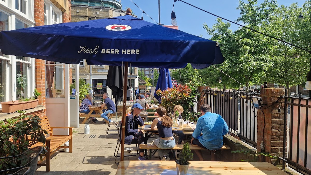 Café Bar at Omnibus Theatre - 7