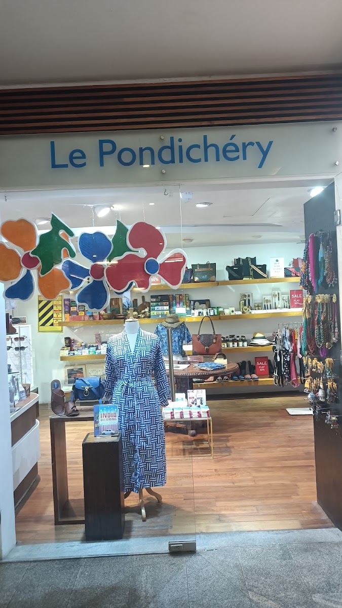 Le Pondichéry - Cafe by the Sea