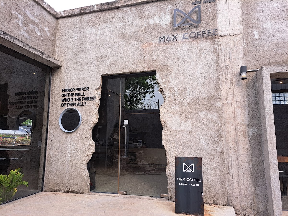 MAX Coffee Studio
