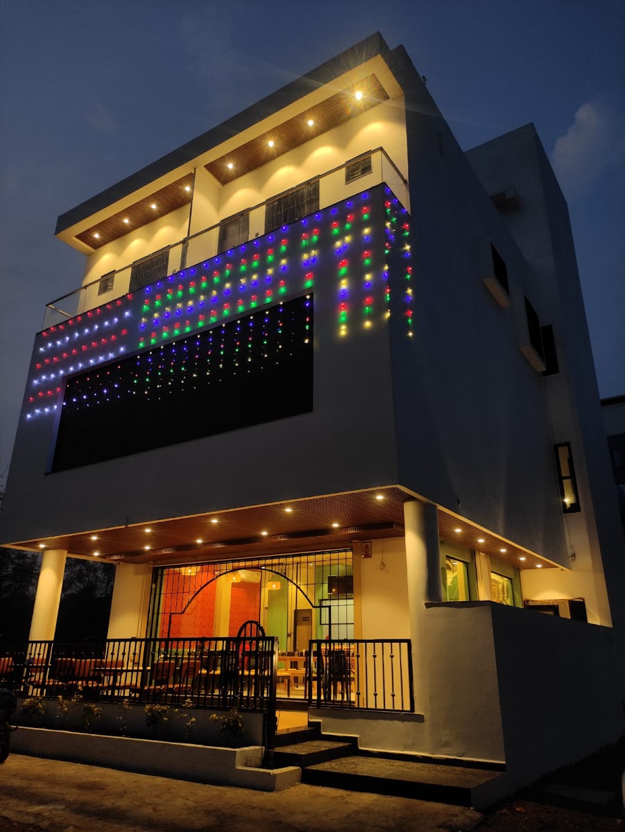 Toscana Cafe and Bistro - 3