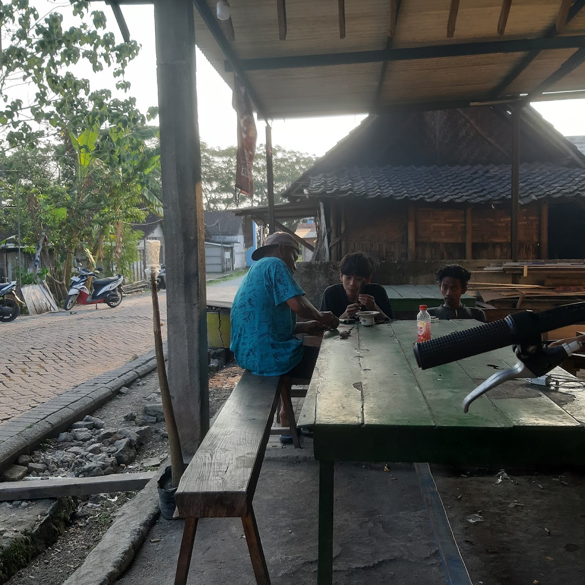 Bong Cafe Blimbing - 4