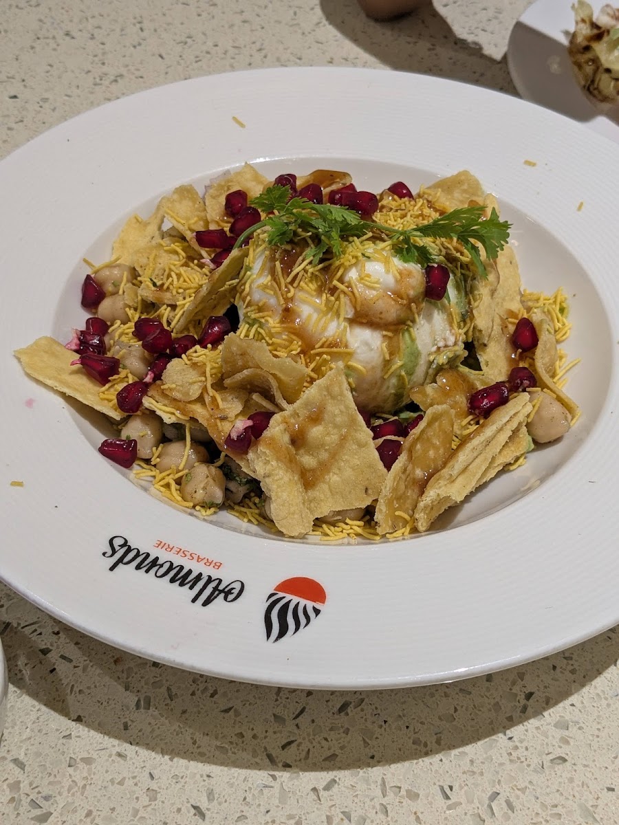 Almonds Signature Cafe - 6