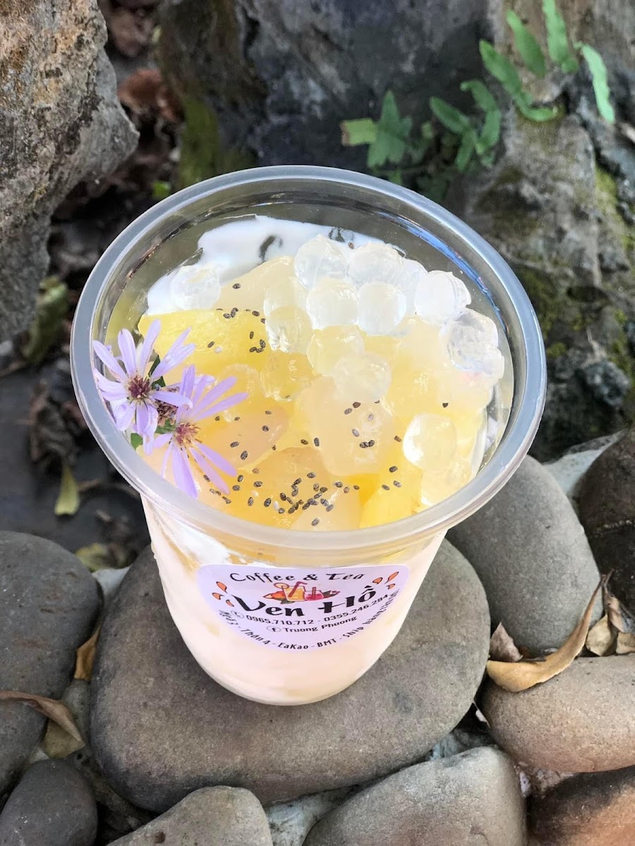 cafe sân vườn Ven Hồ