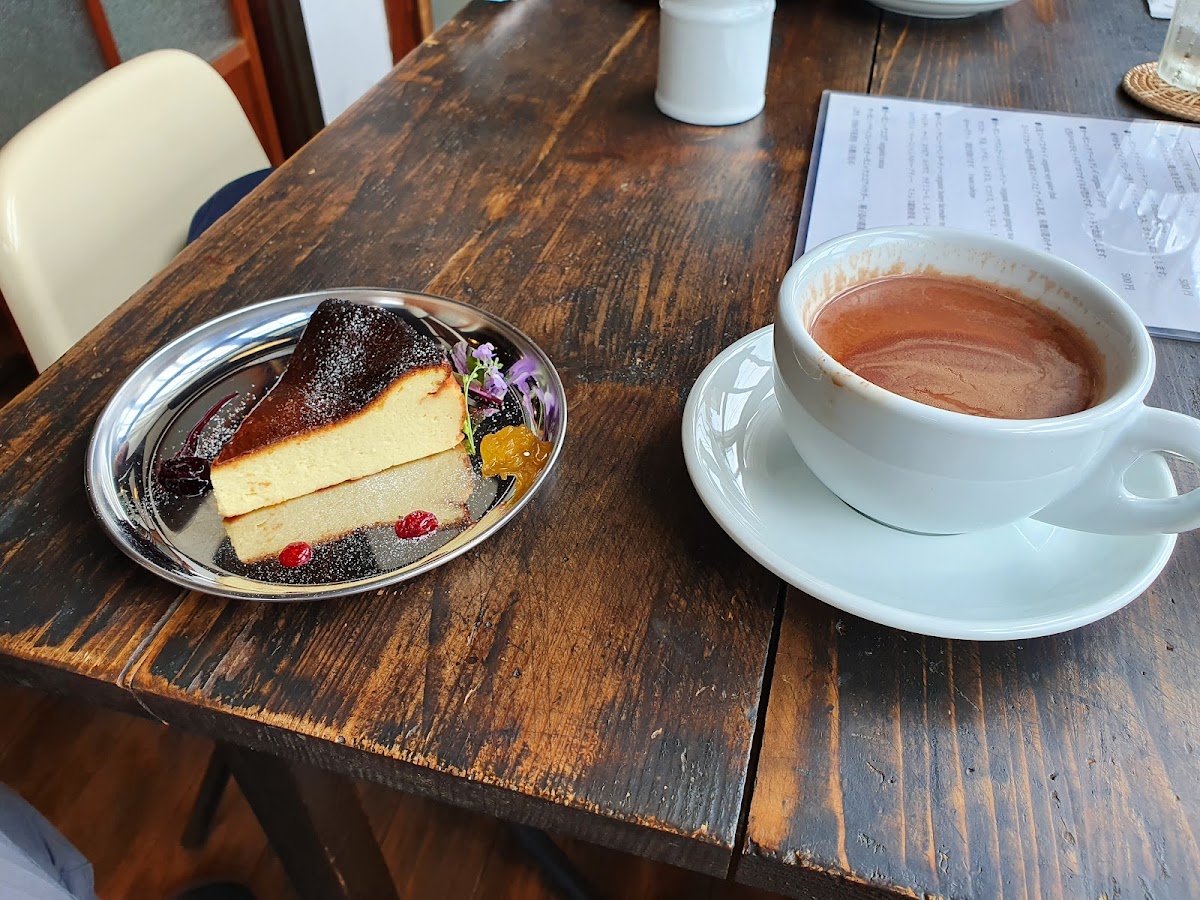 ニカイノマド (HAYATAMA ANTIQUE CAFE Nikai Nomad) - 6