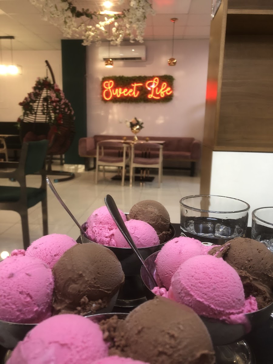 Sweet Life Nuri's Cakes - 10