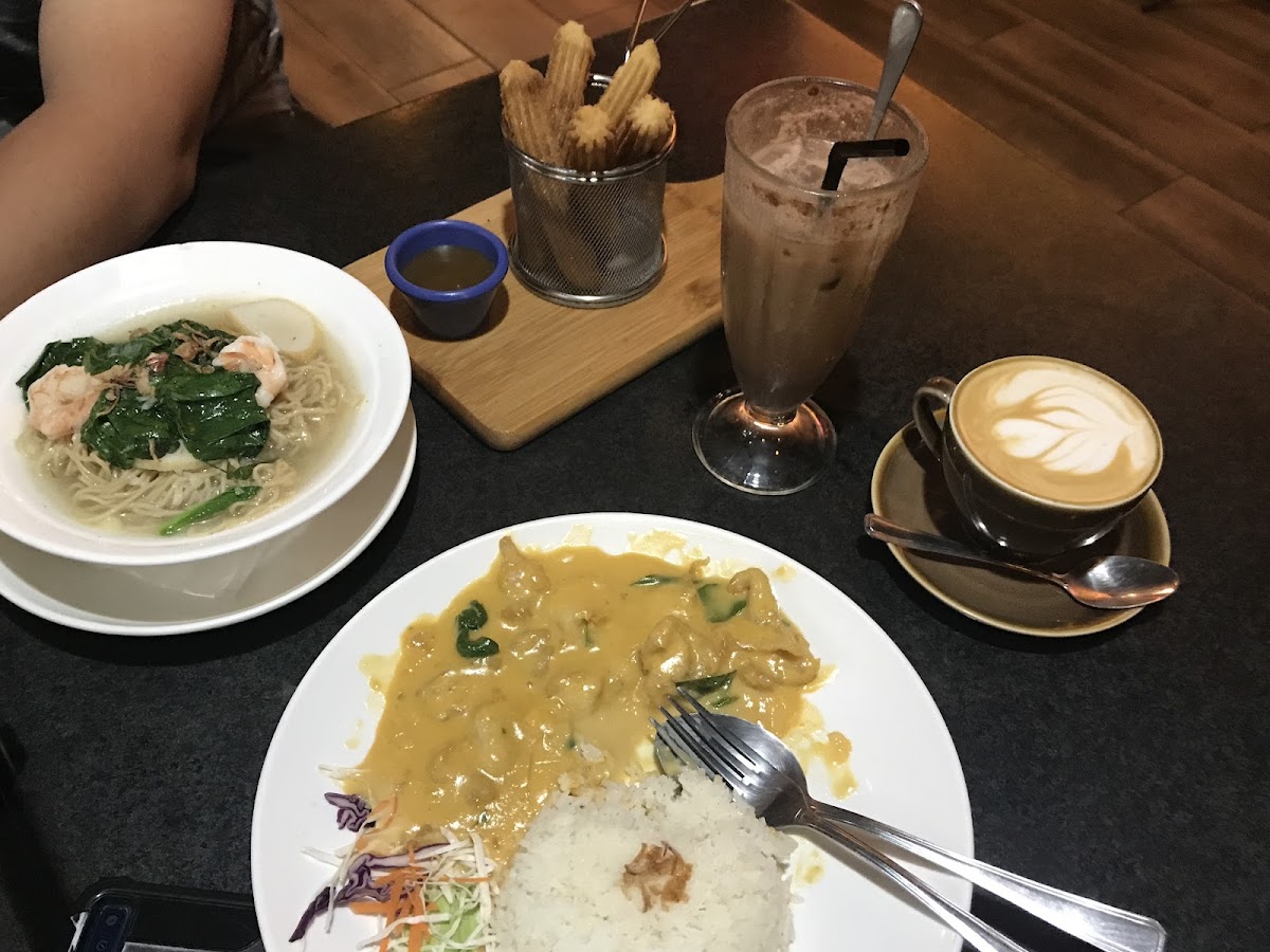 Coffee Field Café & Resto - 10