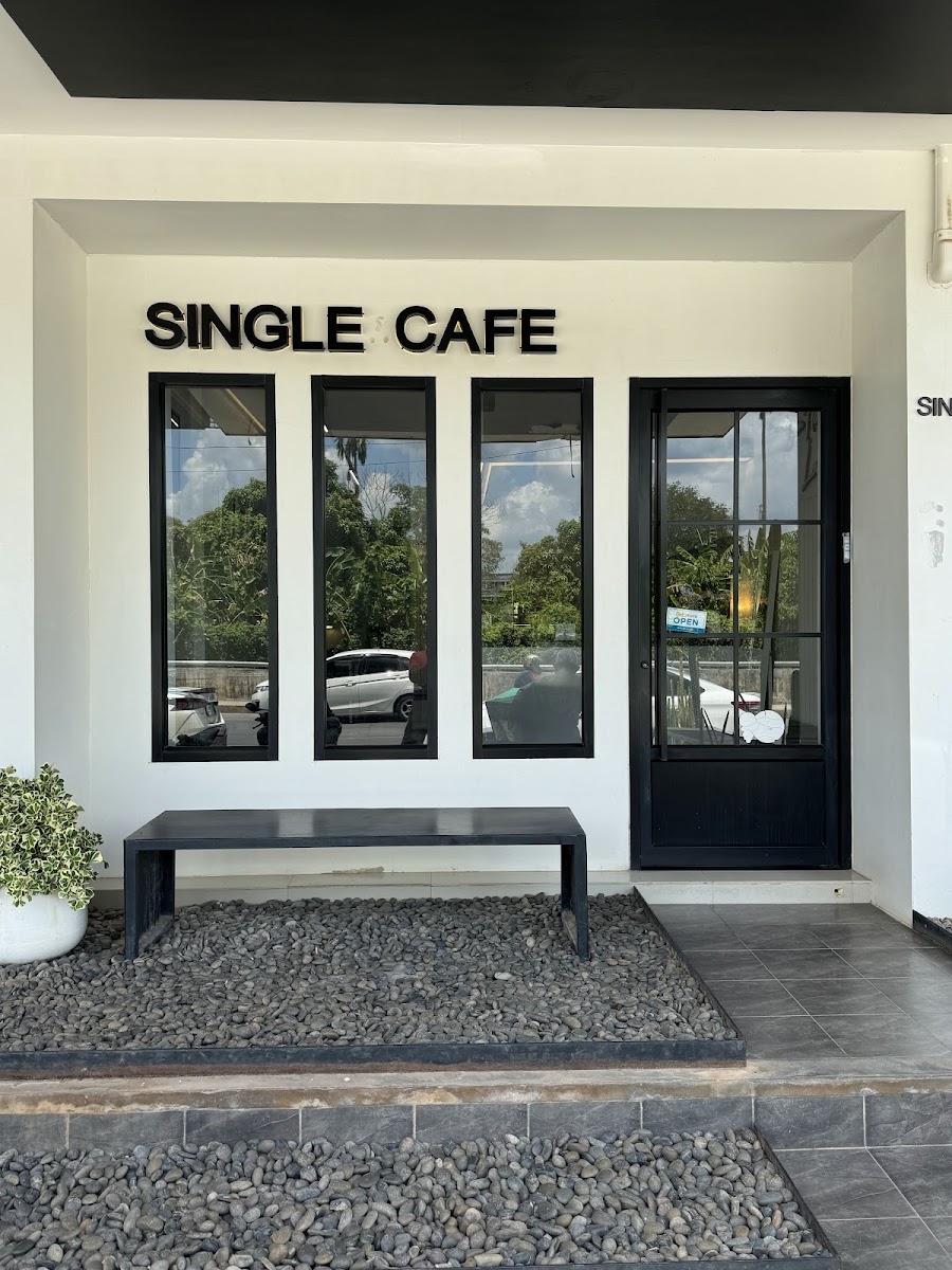 single cafe at thung song