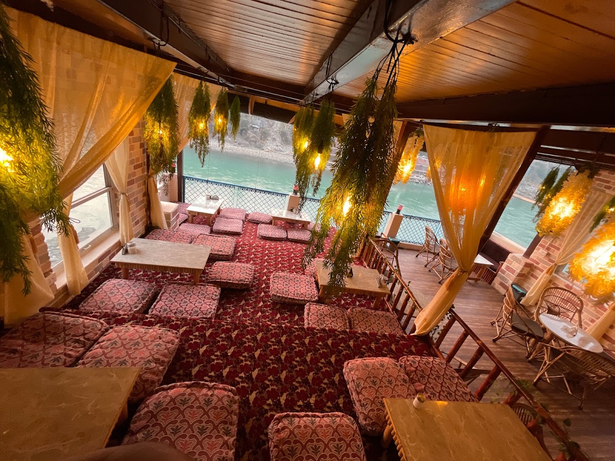 Nosh garden cafe and hostel