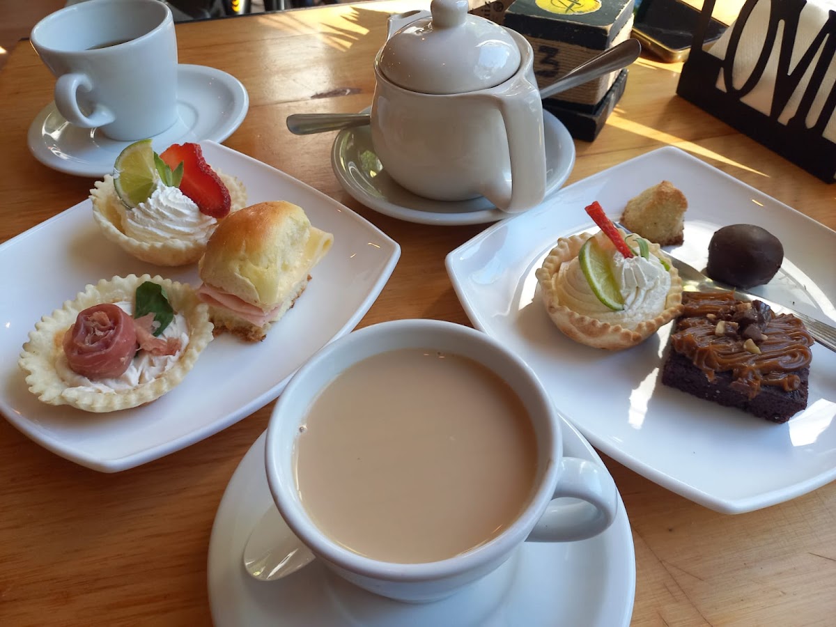 Nuevo Amor Amarillo Cafe - 8