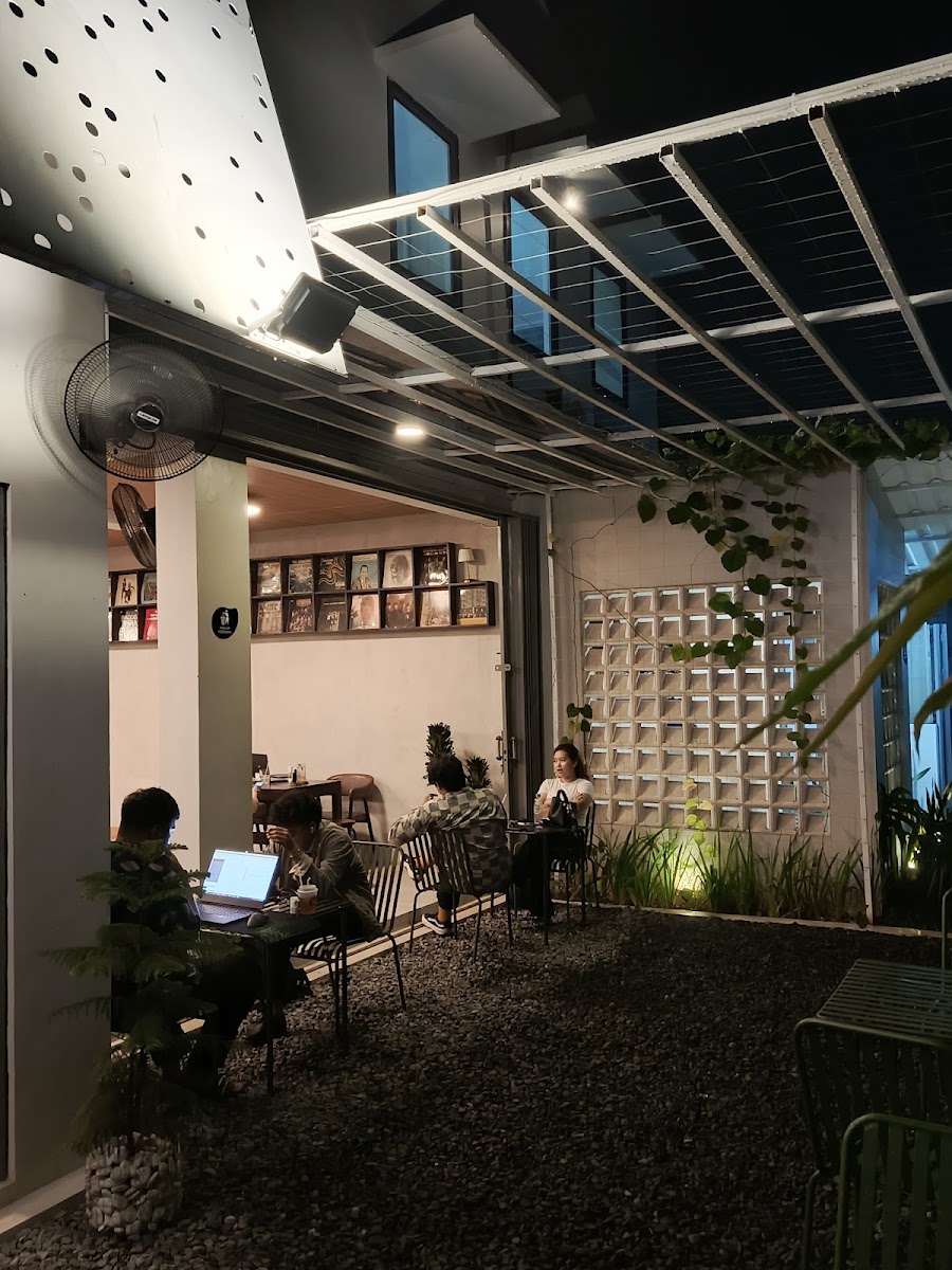 Hardi Kopi and Eatery