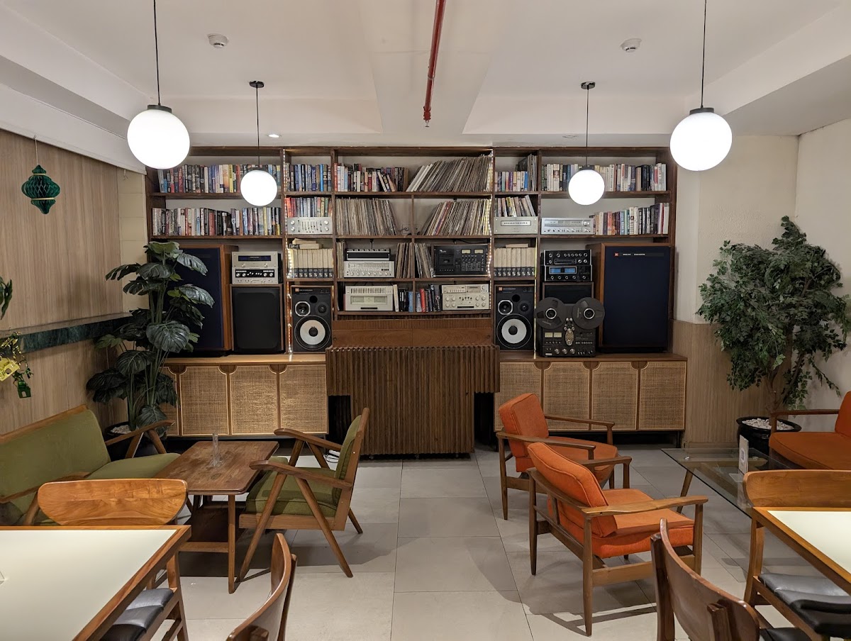 Ruma Coffeeatery Blok M