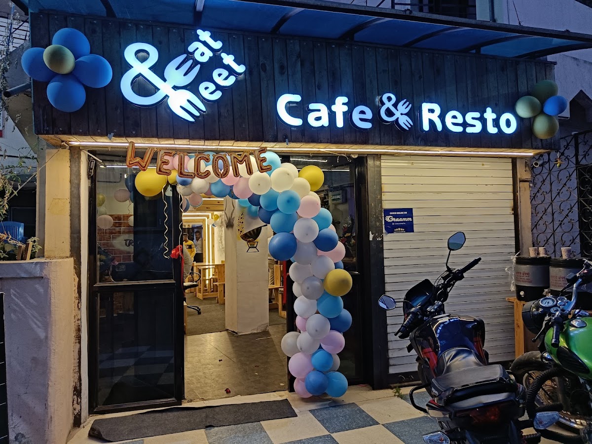Eat & Meet Cafe