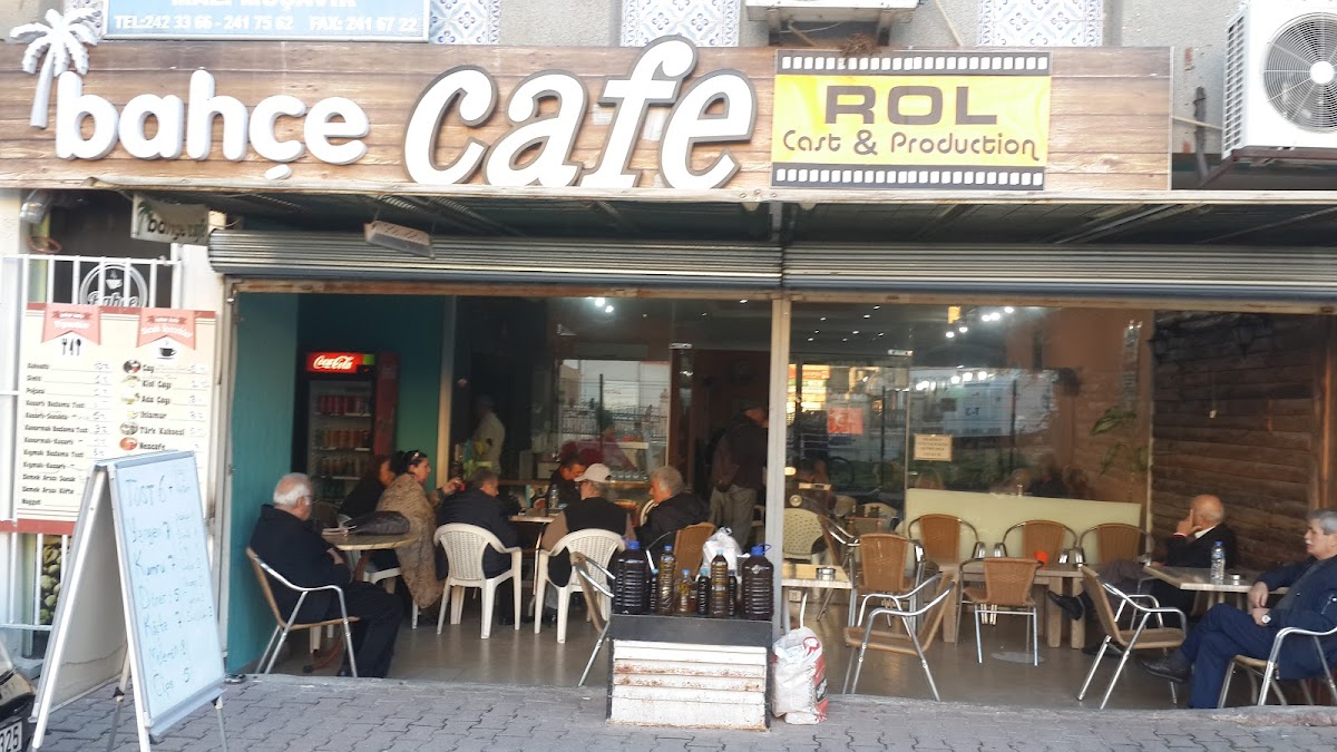 Bahçe Cafe Rol Cast & Production