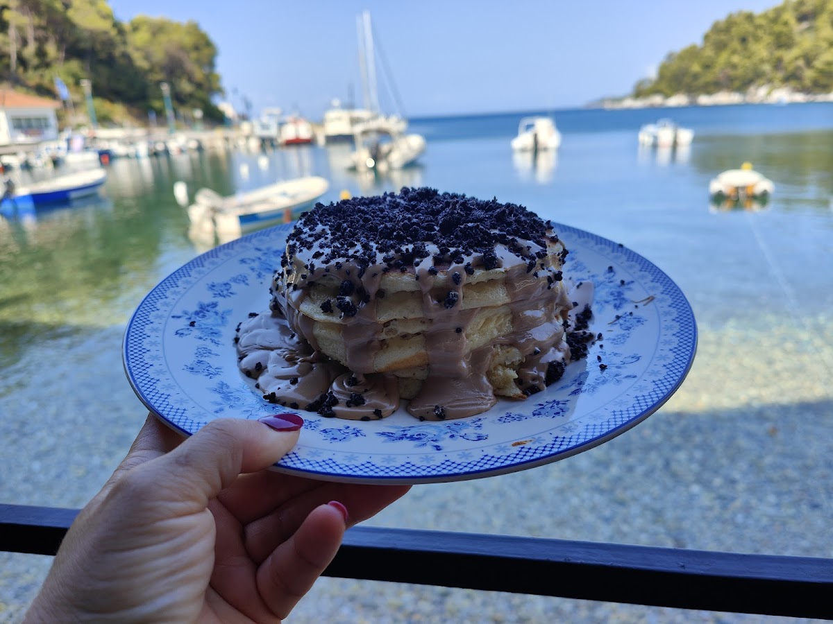 4M Coffee House - 10