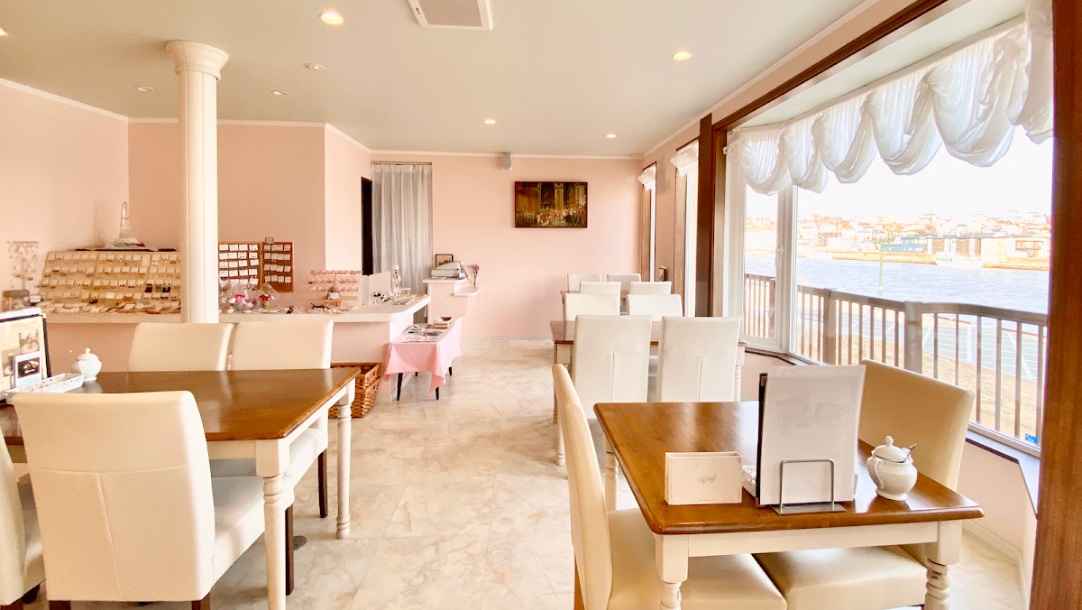 Cafe Tiara カフェ·ティアラ