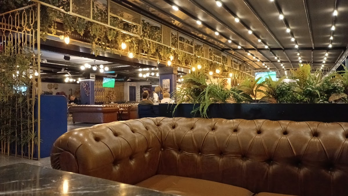 Ba-Hane Lounge & Cafe - 3