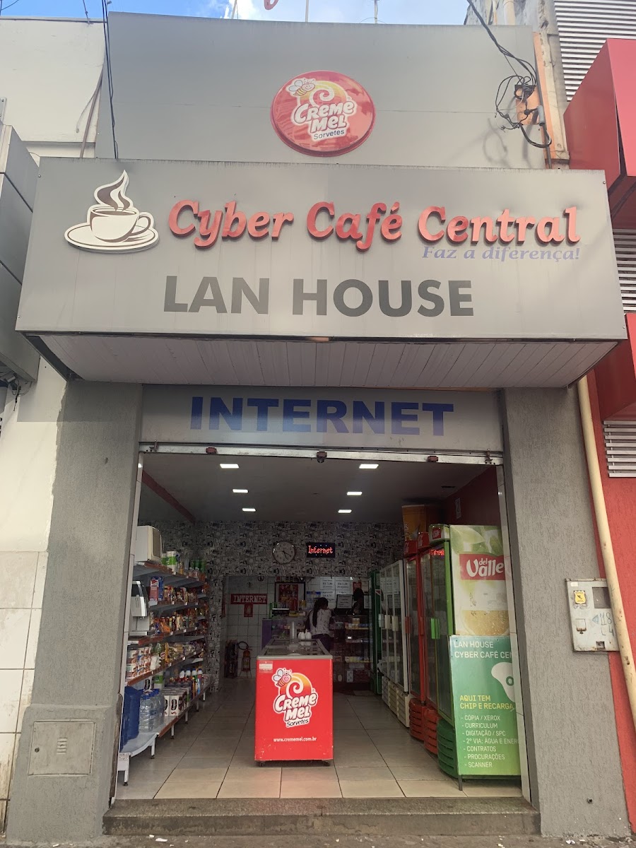 Cyber Café Central (Lan House)