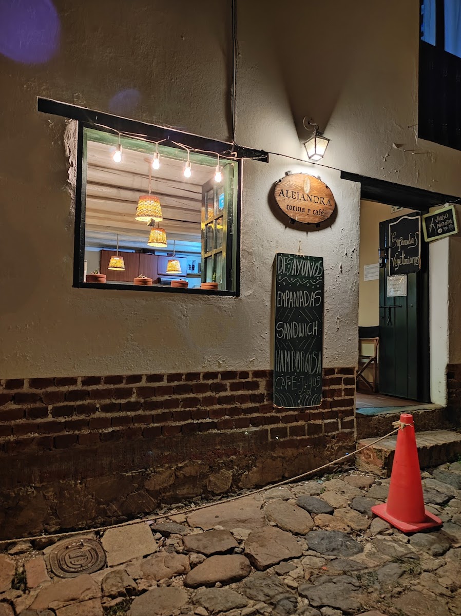 ALEJANDRA COCINA Y CAFÉ