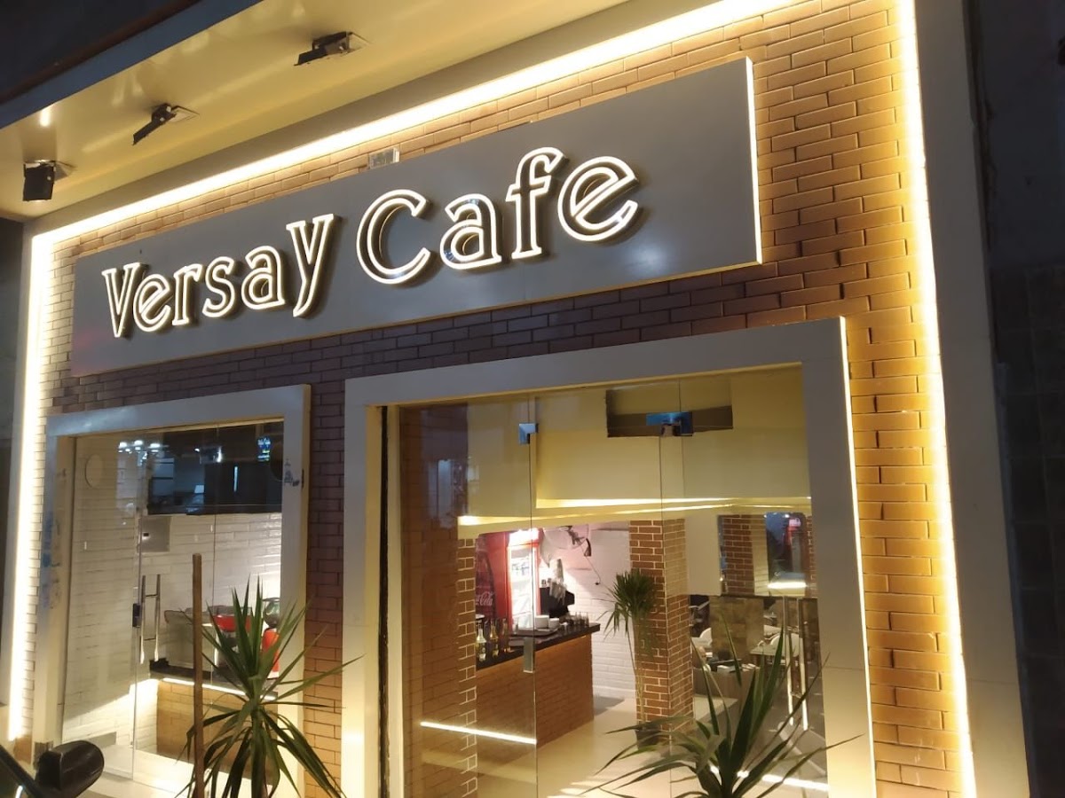Versay Cafe- فرساى كافيه