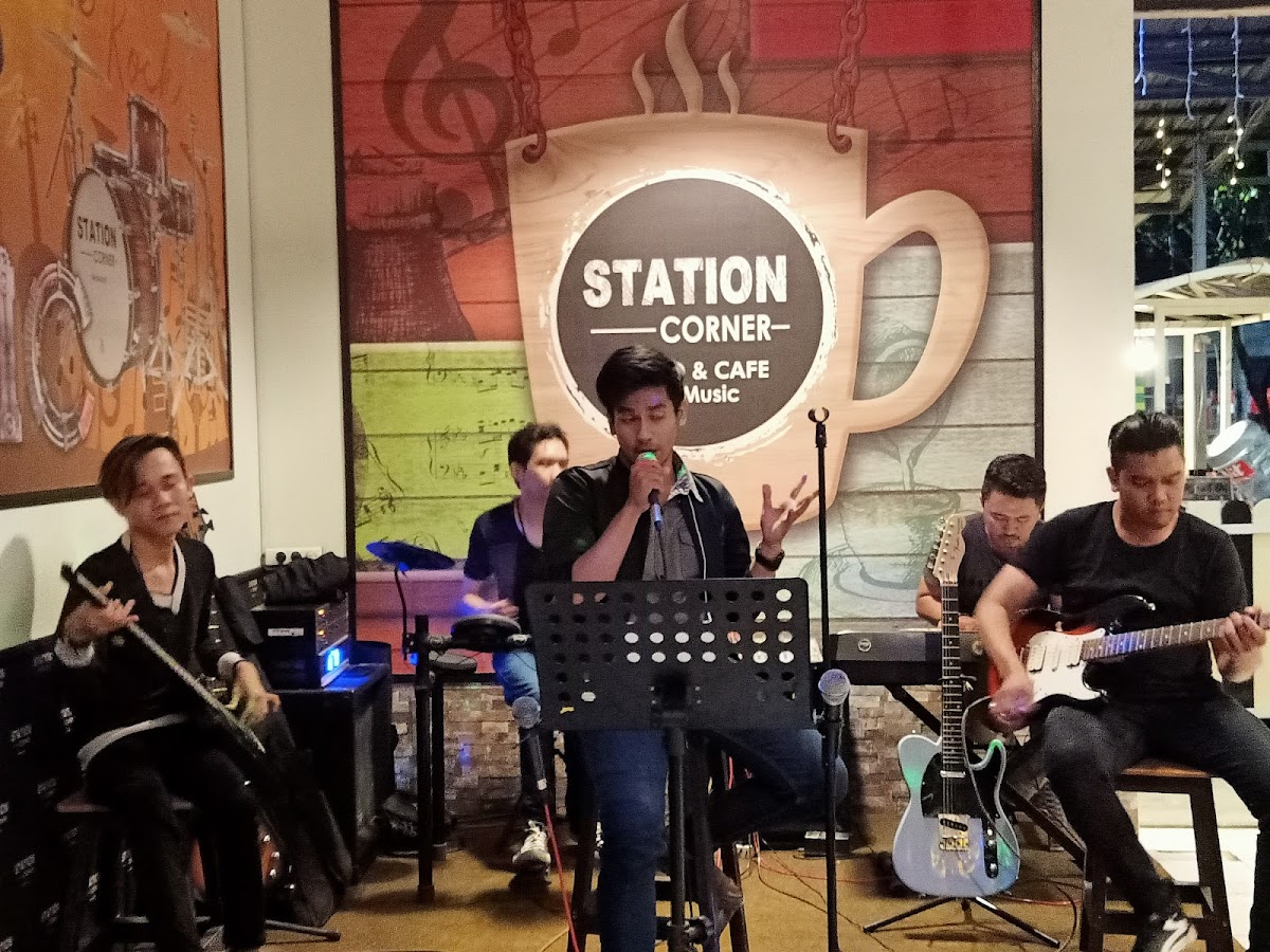 Station Corner Musicafe - 4