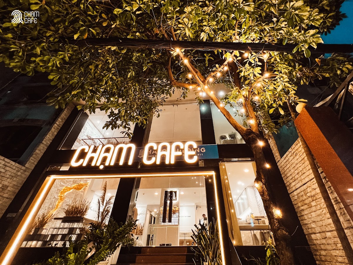 Chạm Cafe (Clean and Roasted Coffee)