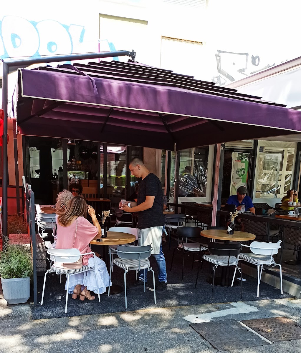 Caffe Bar HORTON - 9