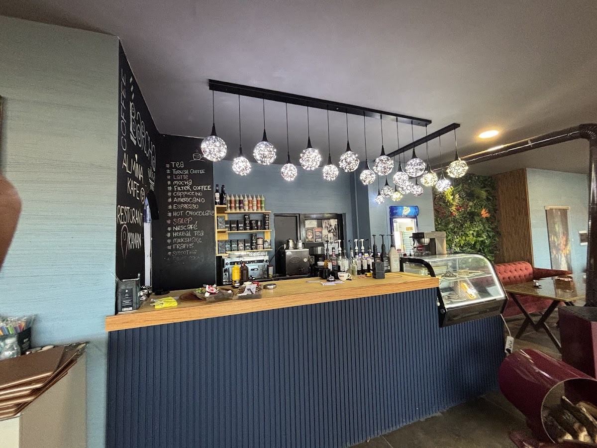 almina cafe restorant