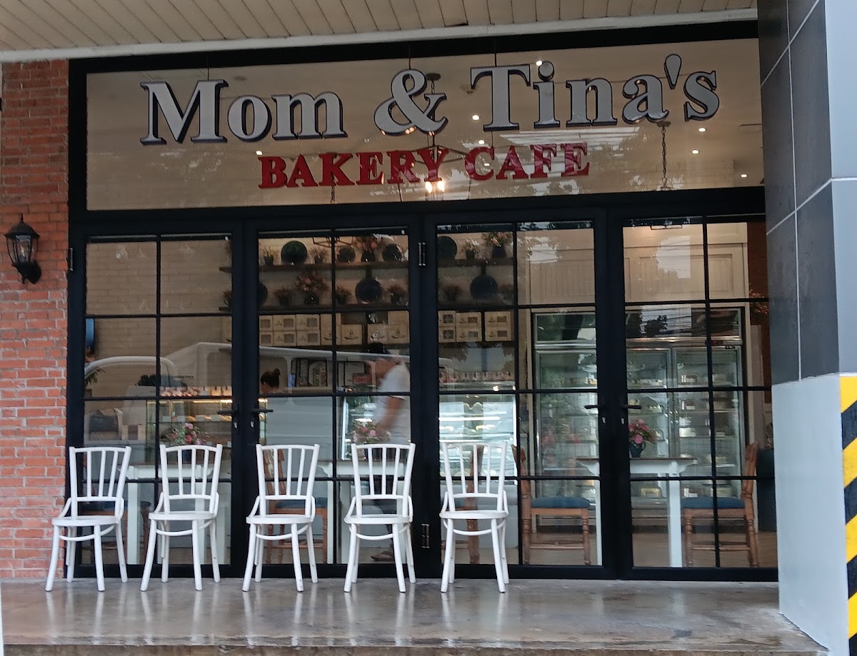 Mom & Tina's Bakery Cafe