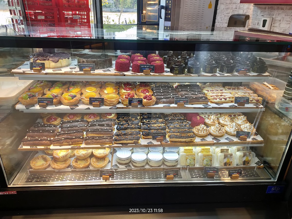 Maison Pierre Boulangerie & Cafe (Pakuwon)