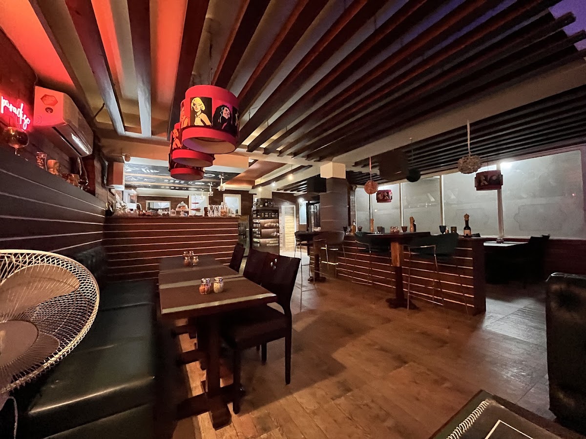 Crumbs N Whips Cafe Bistro & Grill