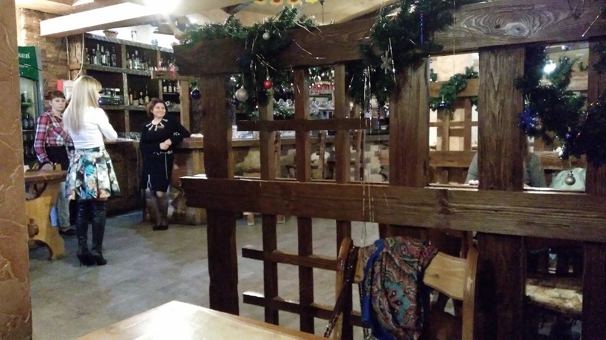 Yuzhnaya Noch', Kafe-Bar