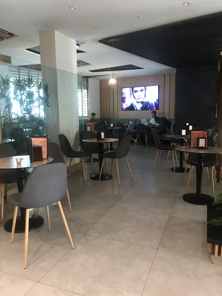 Rise & Dine - Cafe Restaurant Martil