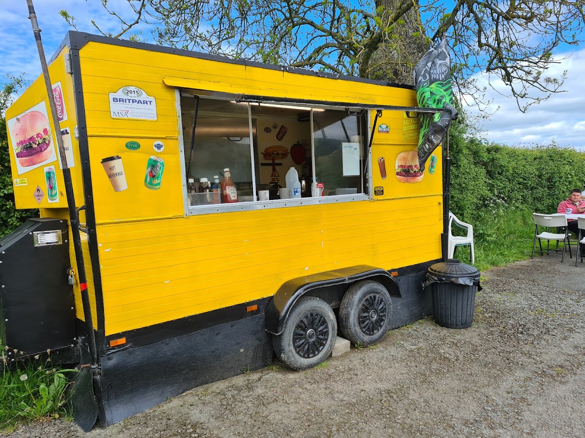 A44 Yellow snack van
