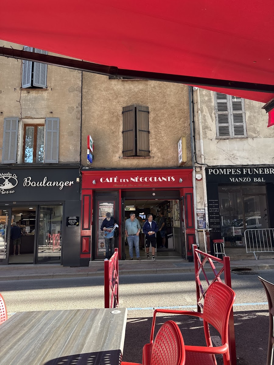 Café Des Négociant - 3