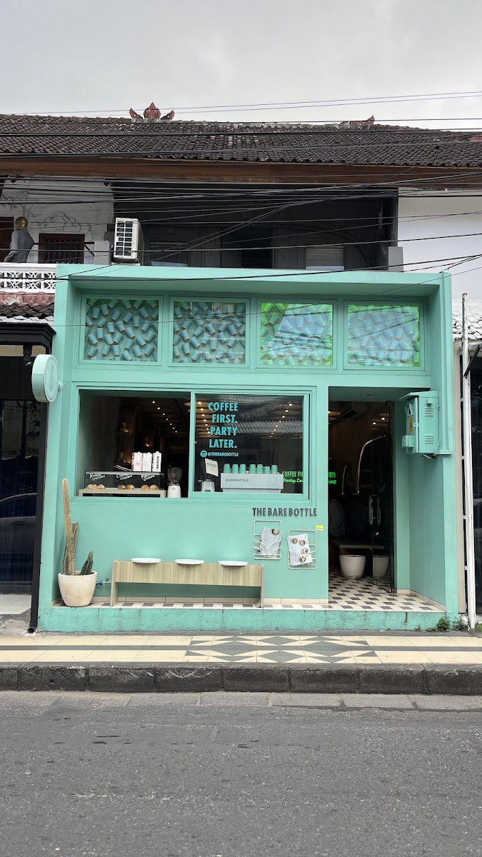 The Bare Bottle Seminyak - 3