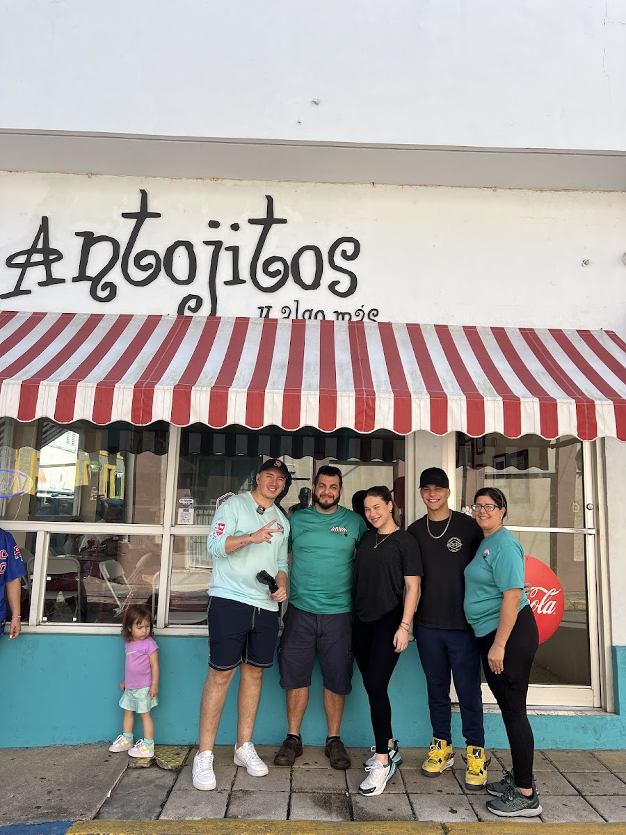 Antojitos y Algo Mas