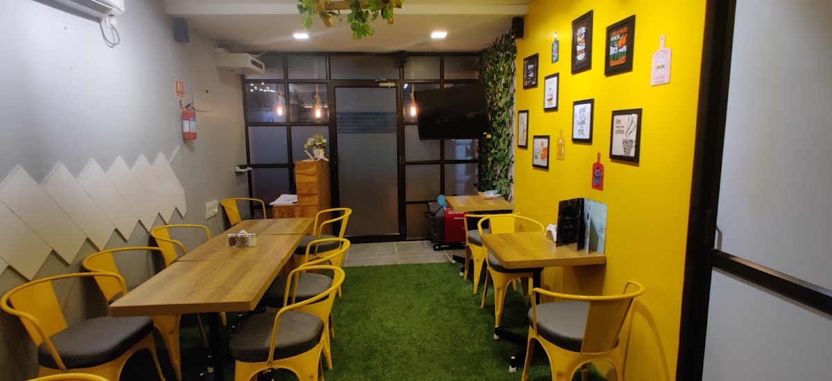 Pink Cafe (Thoraipakkam)