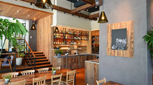 Royal Garden Cafe & Tavern 豊洲店（ロイヤルガーデンカフェアンドタバーントヨステン）