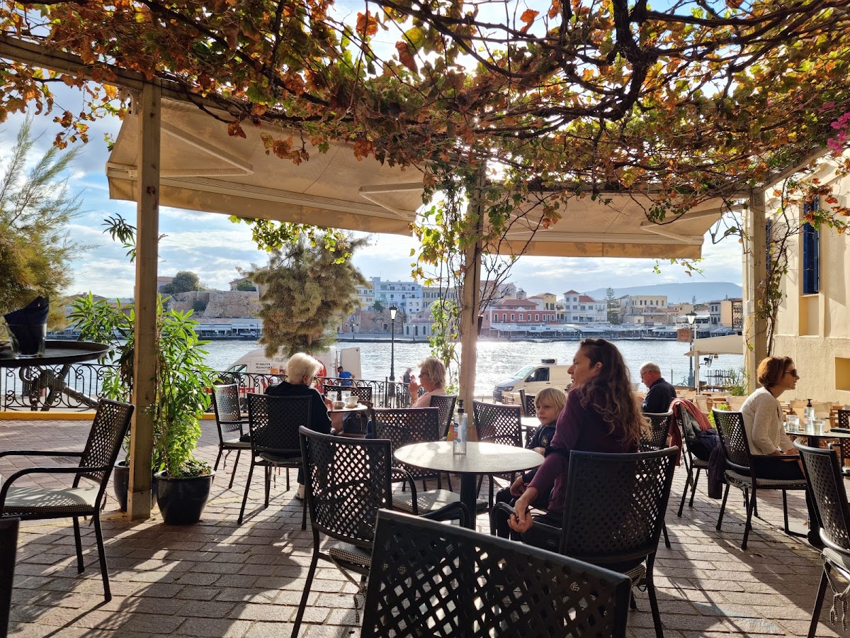 Alcanea Cafe and Wine Bar