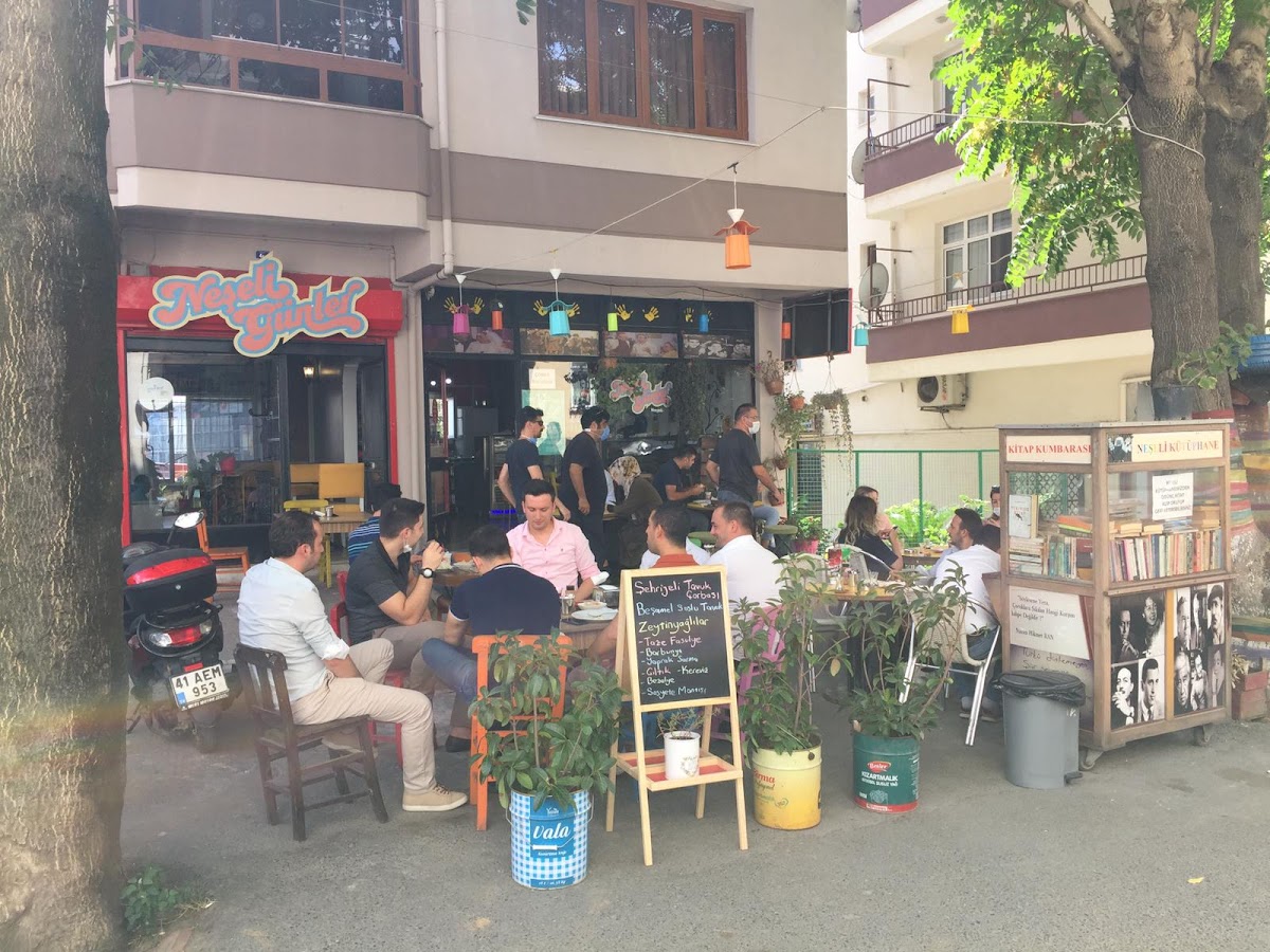 Neşeli Günler Cafe