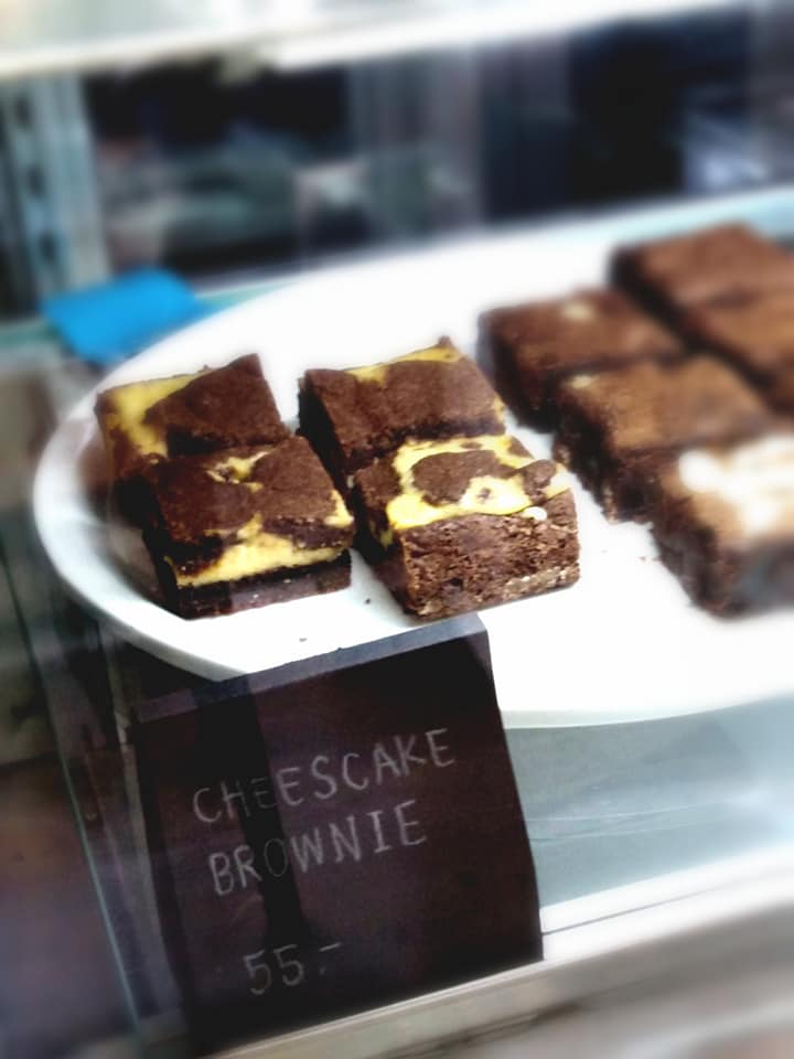 How Bear Cafe & Eatery - 7