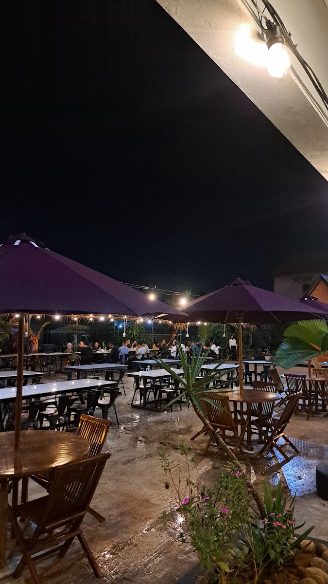 79 Billiard and Cafe