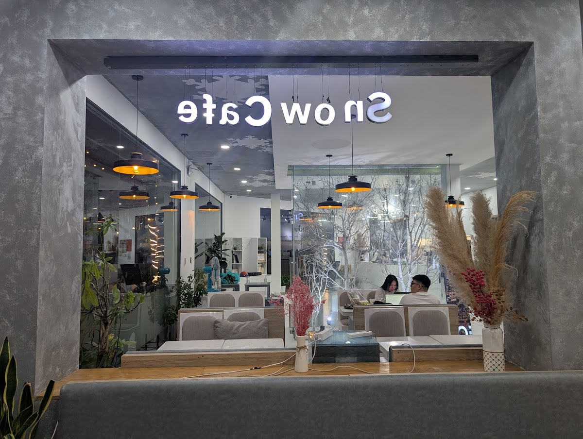 SnOw cafe Dĩ an