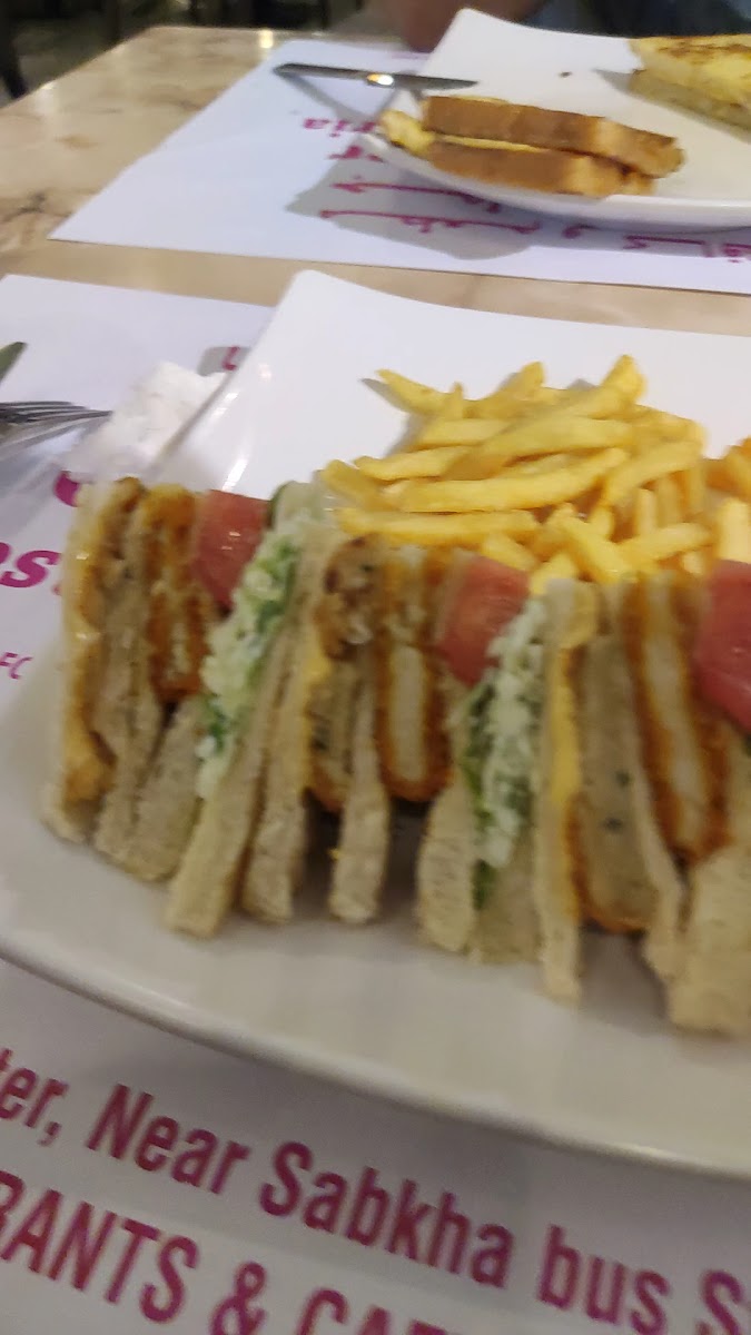 Golden Burger Restaurant & Cafeteria - 2